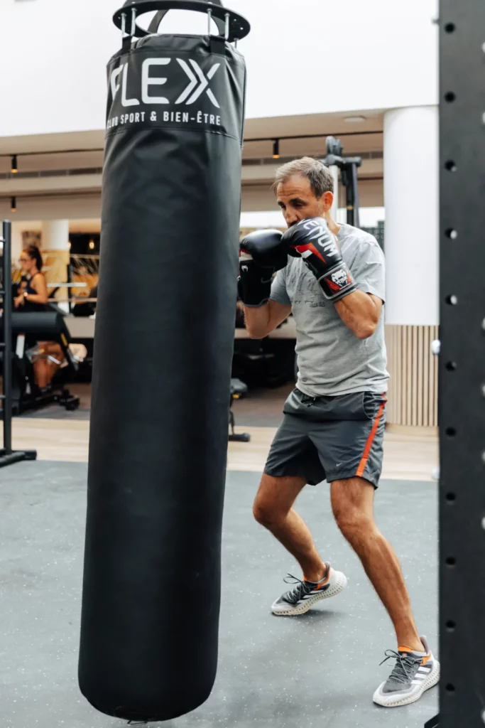 Membre du club Flexx à nice qui s'entraine à faire de la Boxe